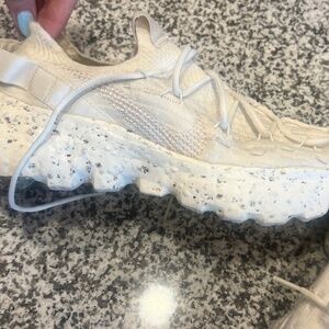 Nike Space Hippie 04